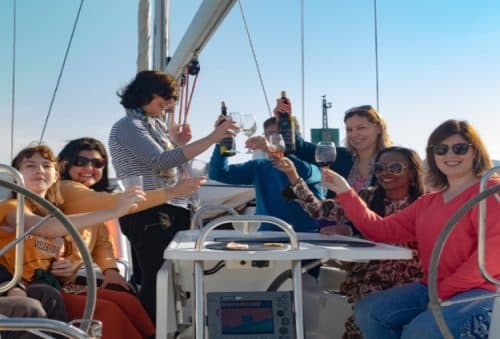 Lisboa: Passeio de veleiro no rio Tejo - 2h | Privado