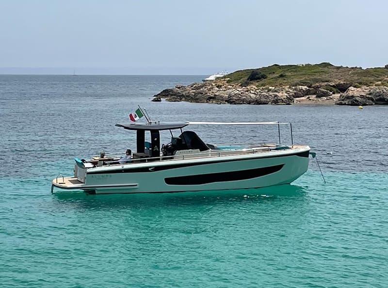 Premium Motor Boat. Allure experience