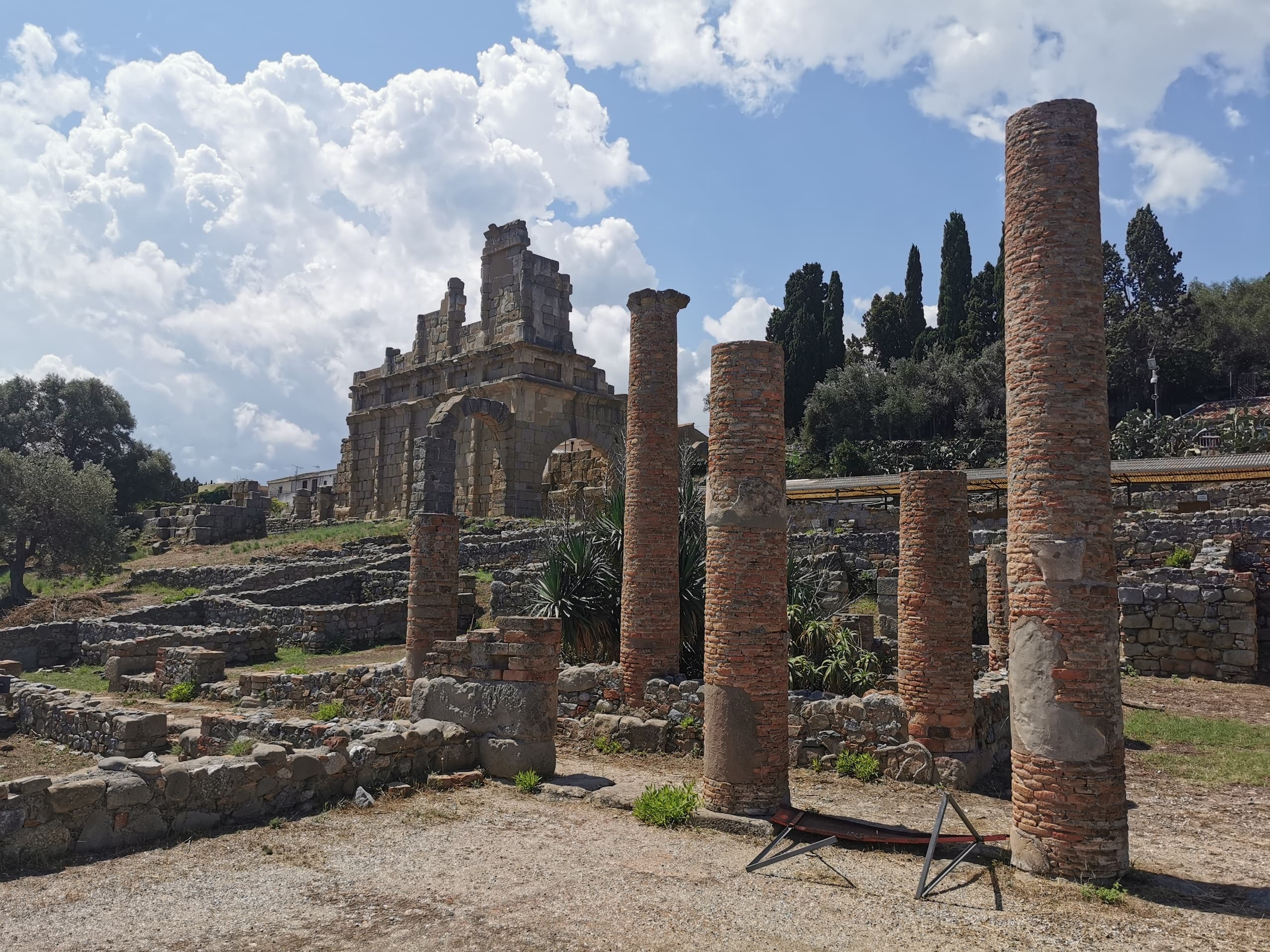 Day tour from Taormina to small towns in Sicily