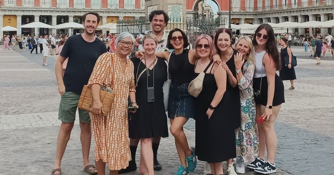 Mini Gastronomic Tapas & Wine City Tour of Iconic Taverns & Rooftop