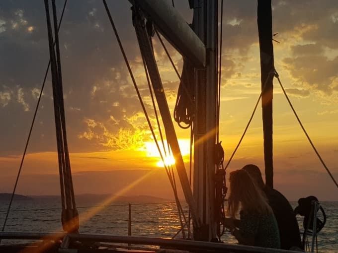 From Zadar: Romantic Sunset Sailboat Tour