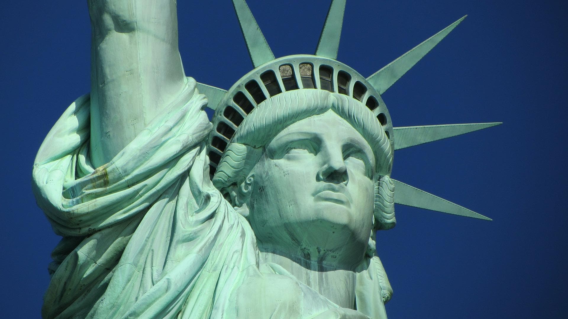 Statue of Liberty & Ellis Island Pre-Ferry Tour with Priority Boarding