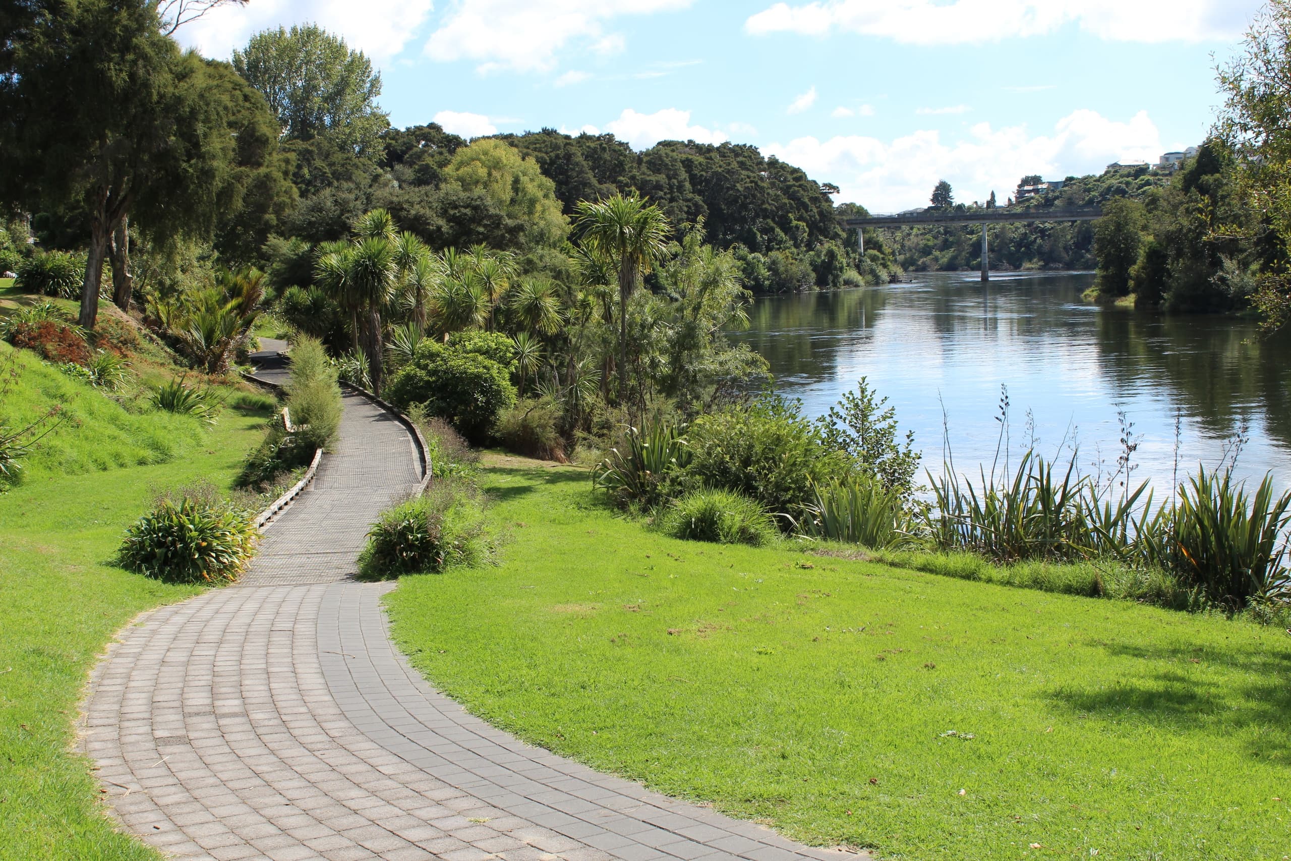 Te Awa: Cambridge to Hamilton Gardens