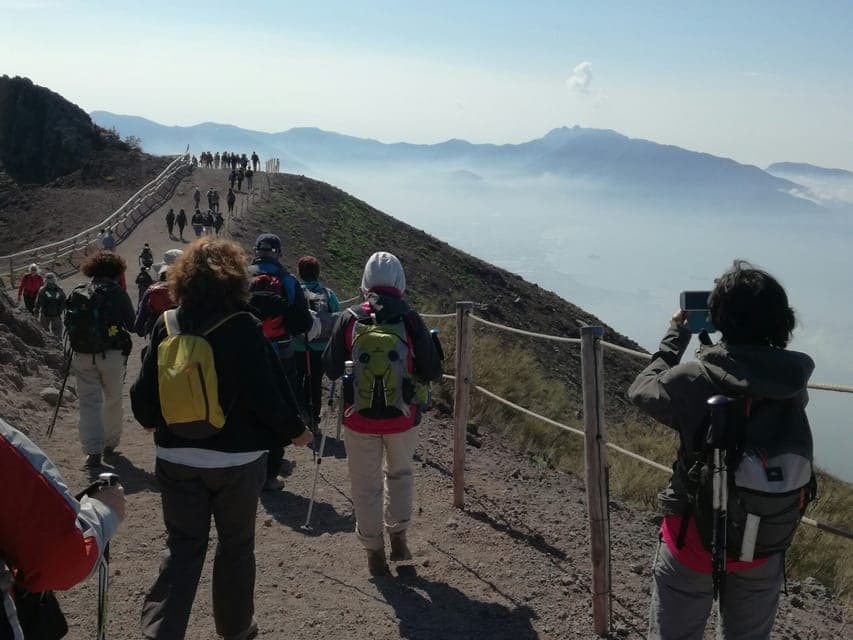 VISIT VESUVIO