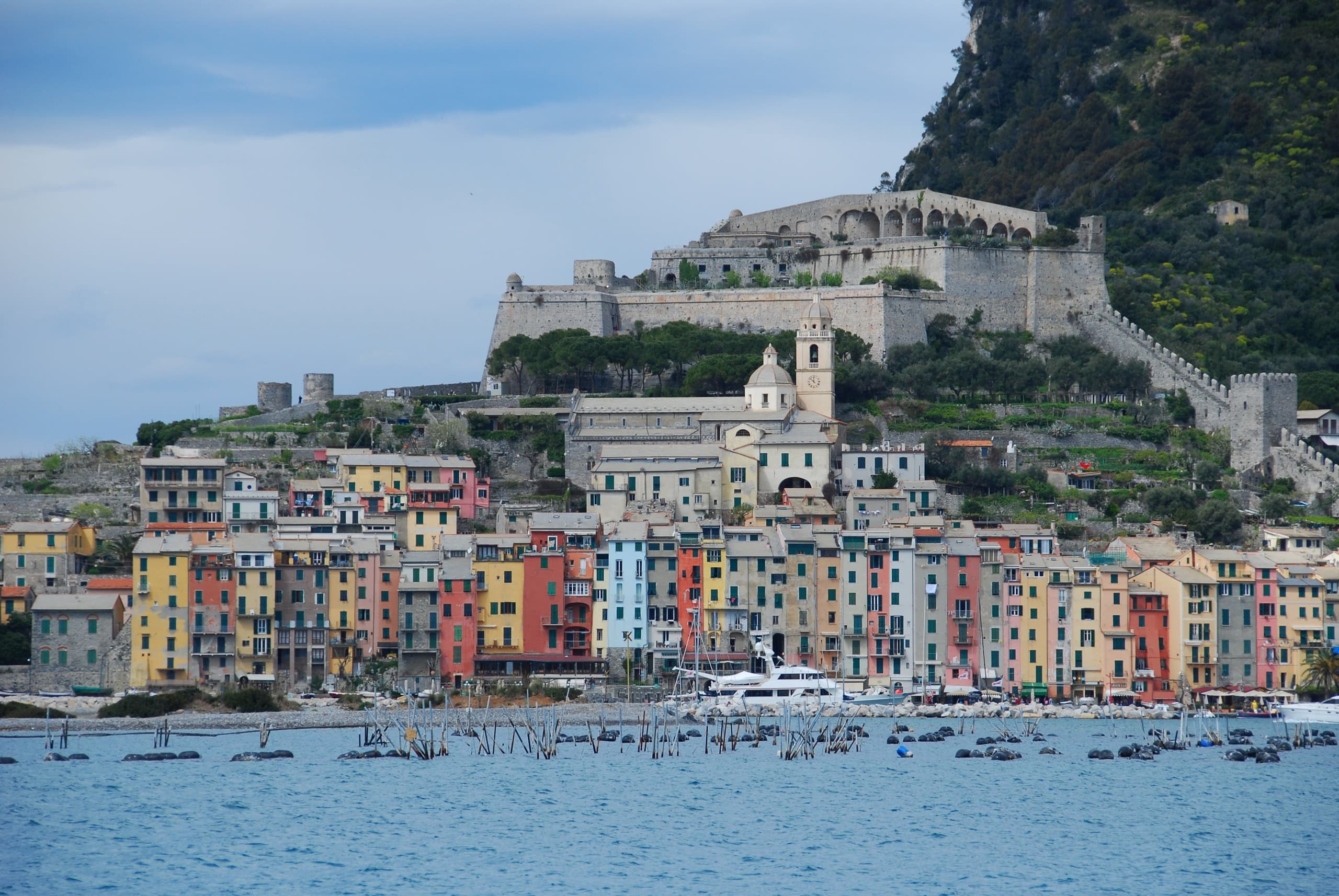 Sunset dinner boat tour in the Gulf of Poet: Portovenere and its surrounding islands
