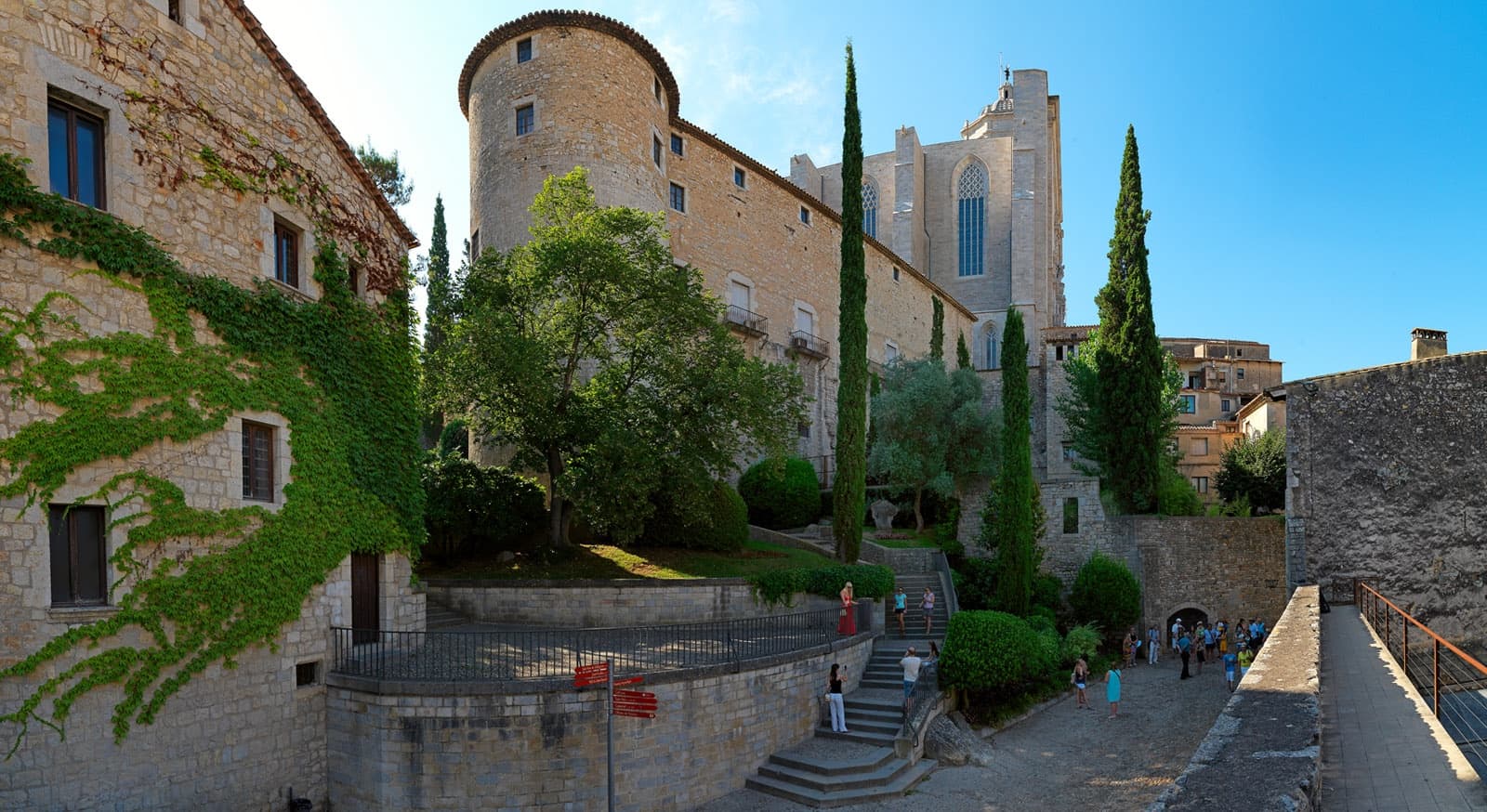 PRIVATE GIRONA GUIDED DAY TOUR BY AVE (HIGH-SPEED TRAIN)