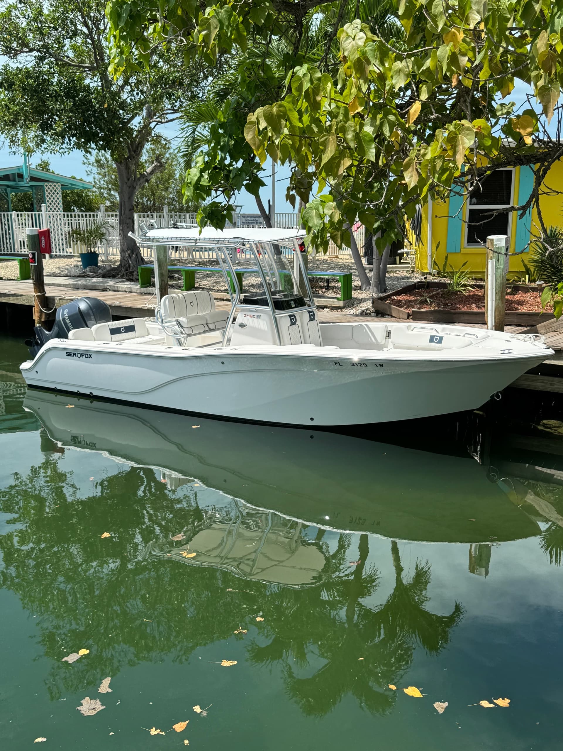 25ft Sea Fox: T-Top, 300 HP Yamaha Four Stroke - Fox on the Run