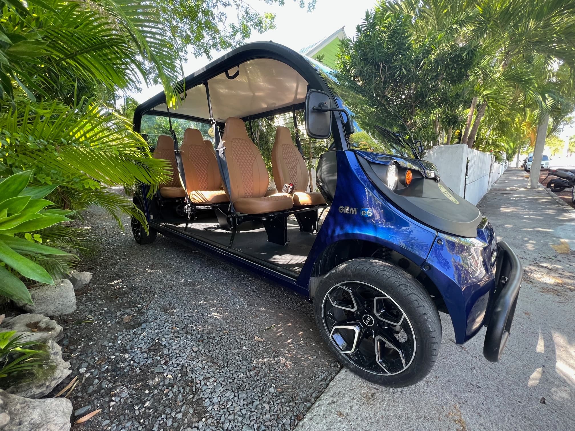 GEM 6 Seater Rental - Marathon