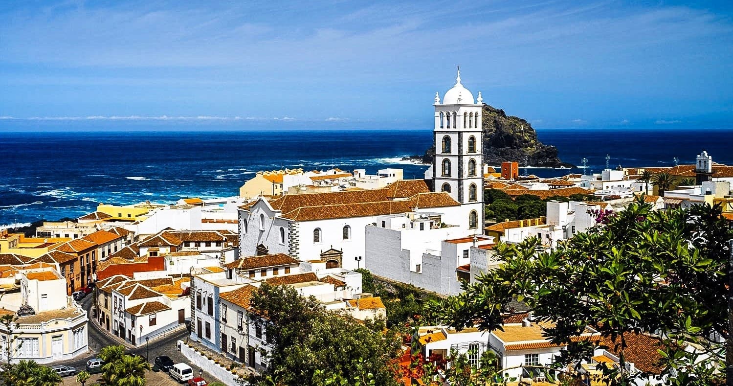 AL NORTE, caminando entre villas y puertos