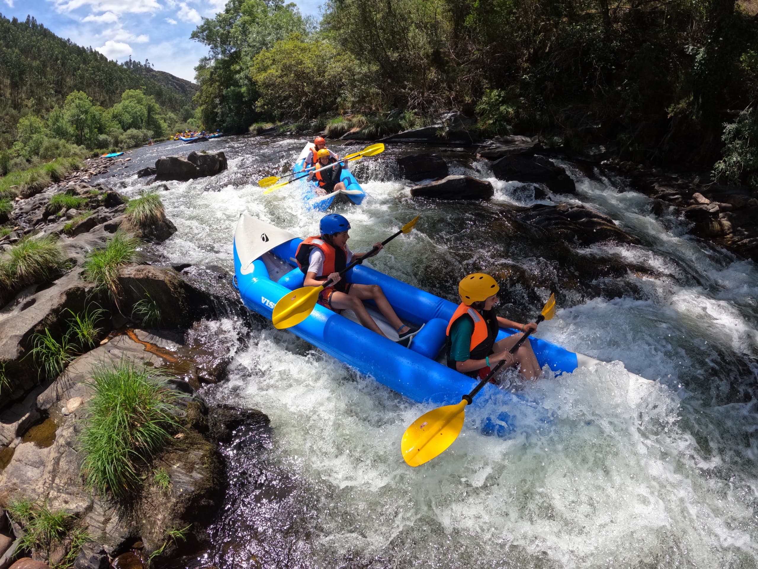 Cano-Rafting