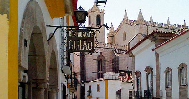 Private Tour to Evora and Monsaraz