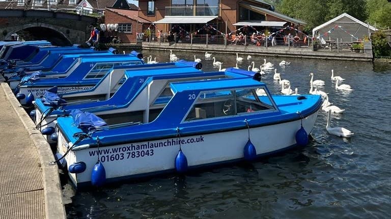 8 Seater Day Boat - Hire By The Hour