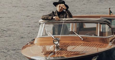 Venetian Limousine - The Village Tour