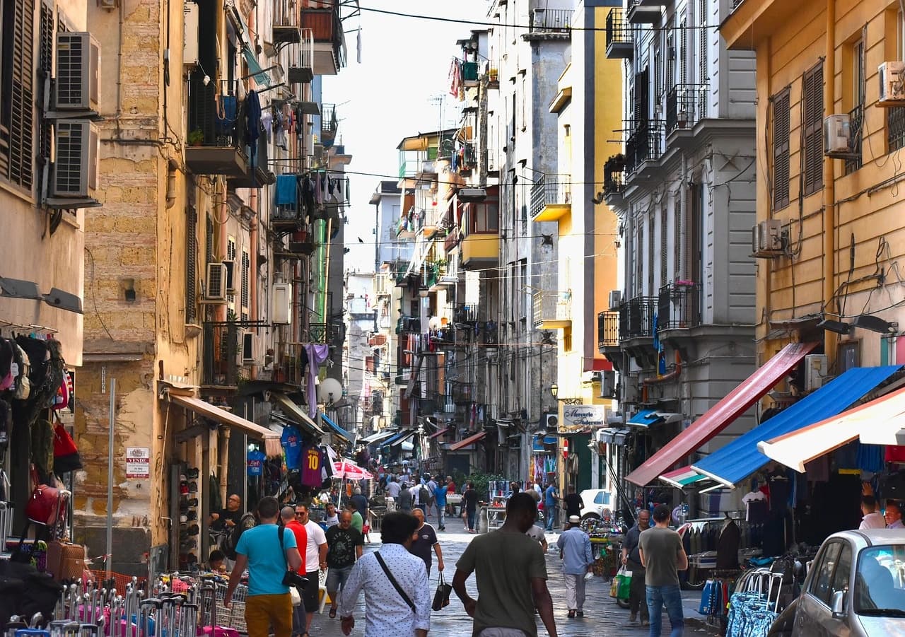 Napoli right in the face | Guided Tour of the Spanish Quarter