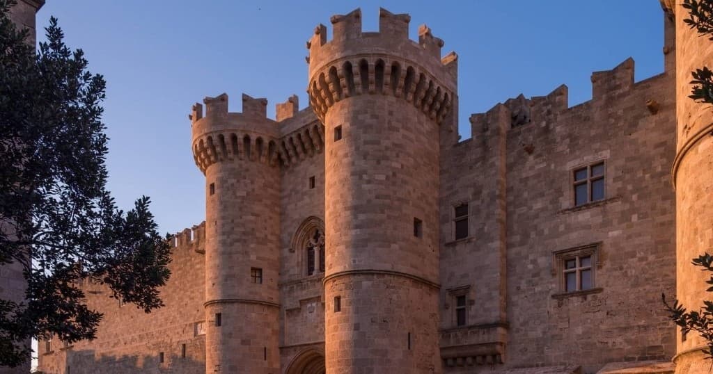 Medieval Town & Jewish Heritage Tour