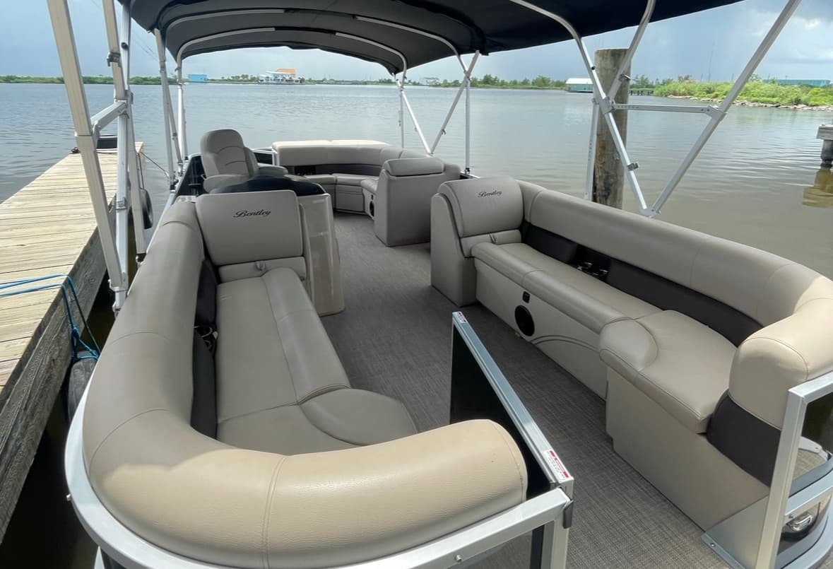 Private Luxury Pontoon Bayou Party- Up to 6 People