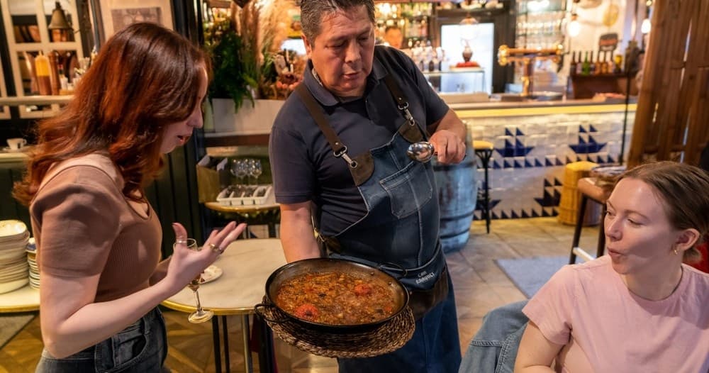 Private Eating Barcelona Tapas & Wine Tour