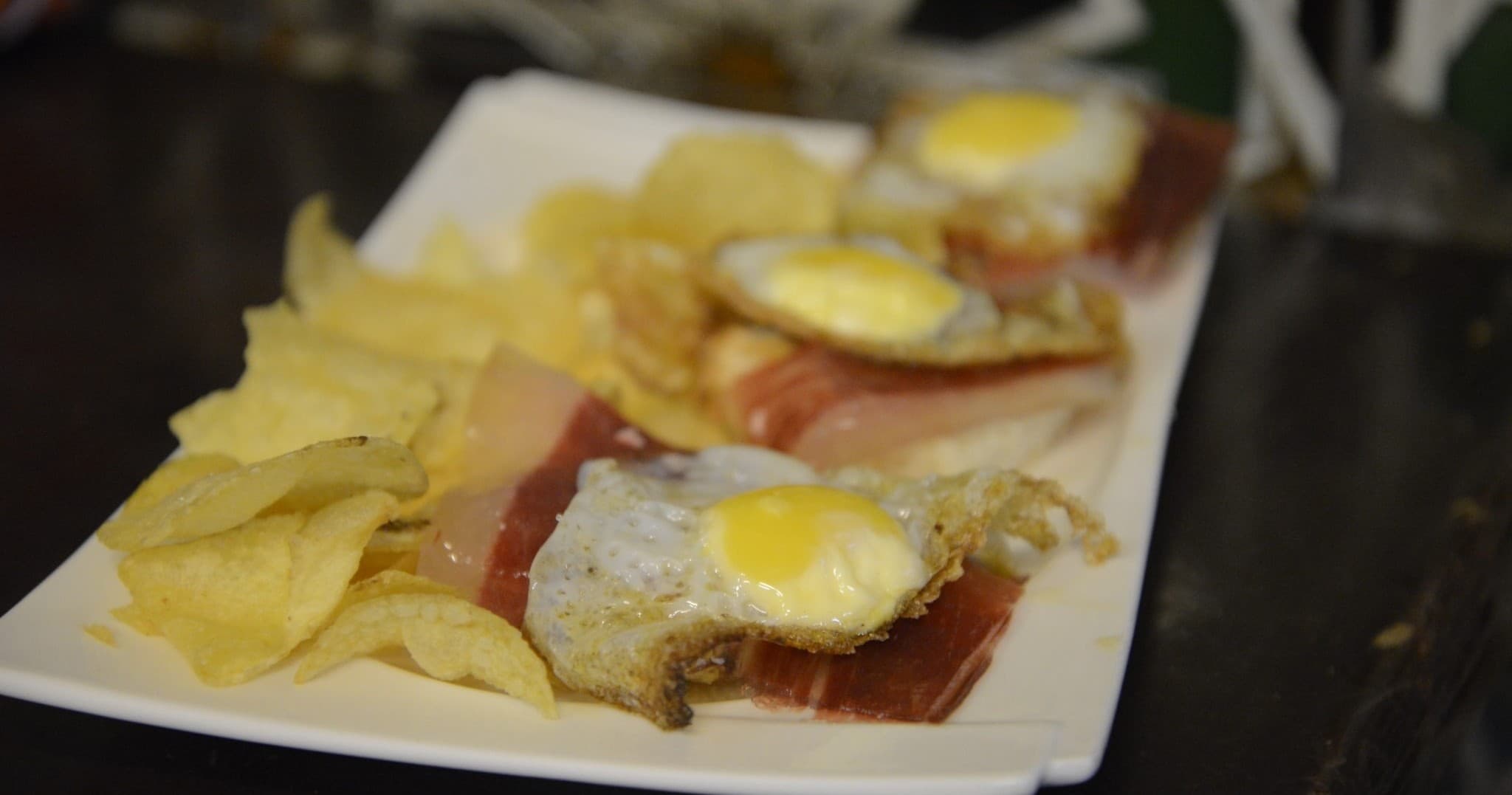 Tapas, tabernas e historia en Sevilla Tour Privado