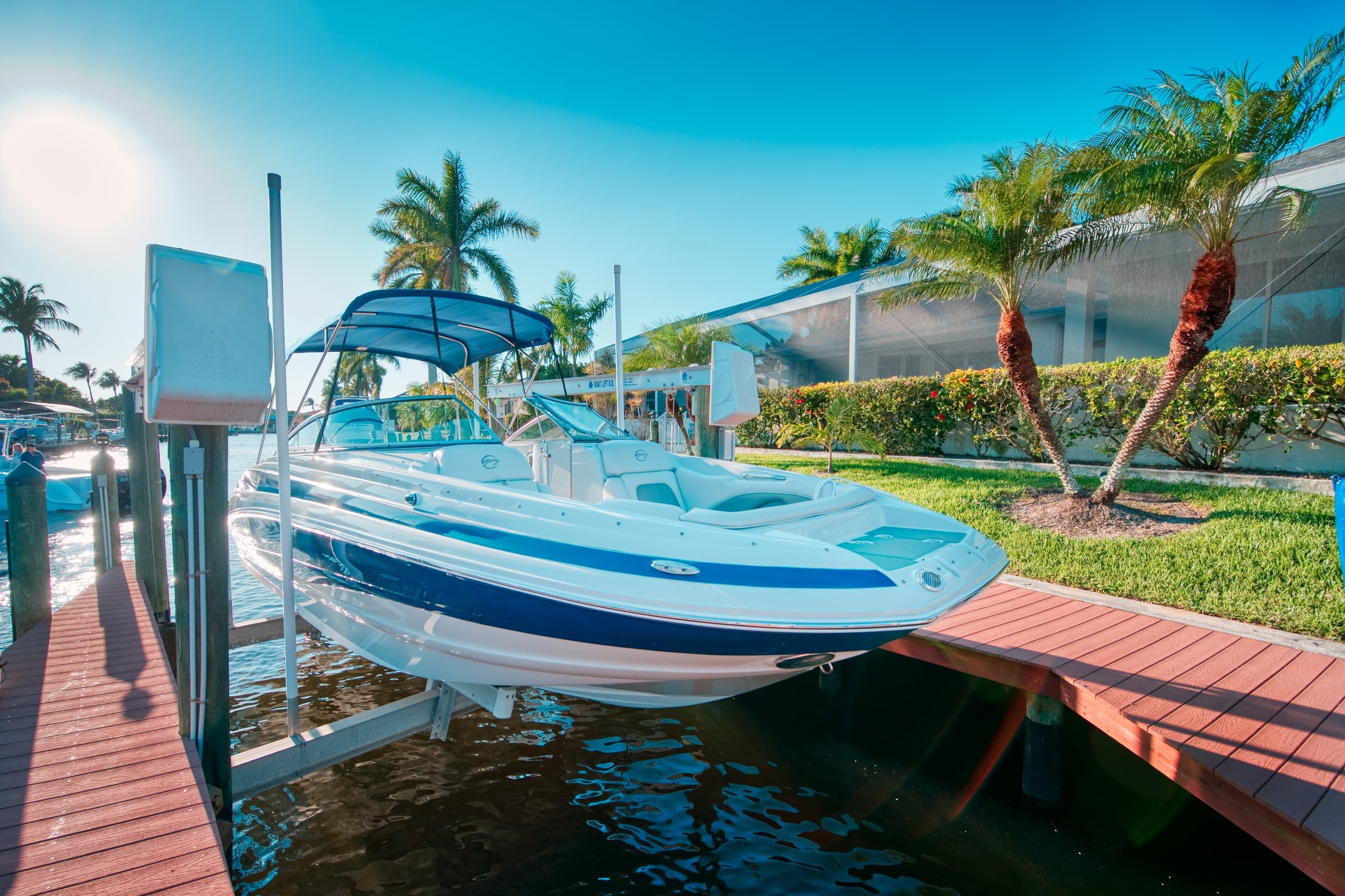 Crownline E6 XS 300PS Villa Fourtastic View