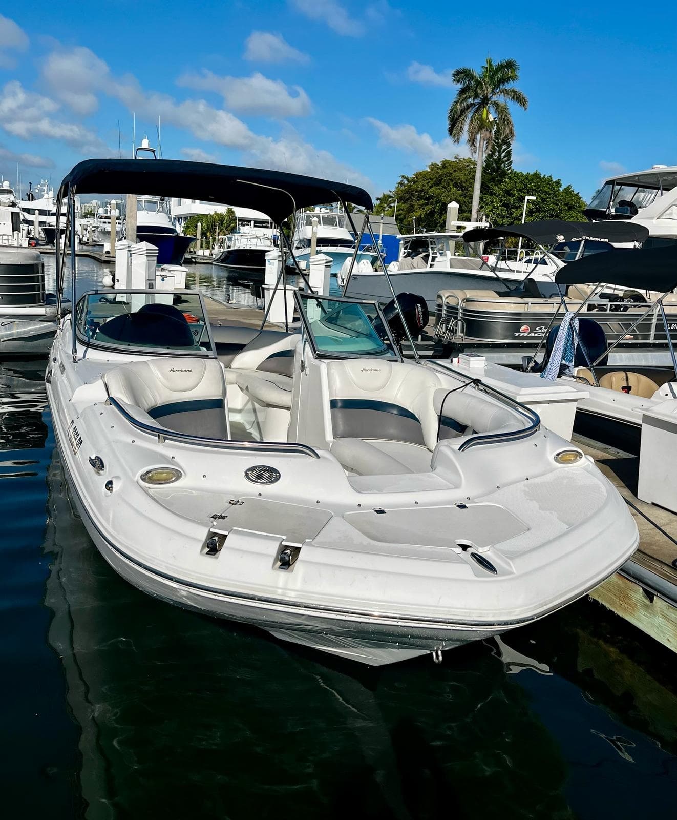 22' Callisto • Sundeck