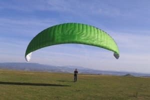 Vuelo acrobático en parapente