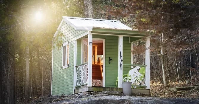 Mini Cabin 7