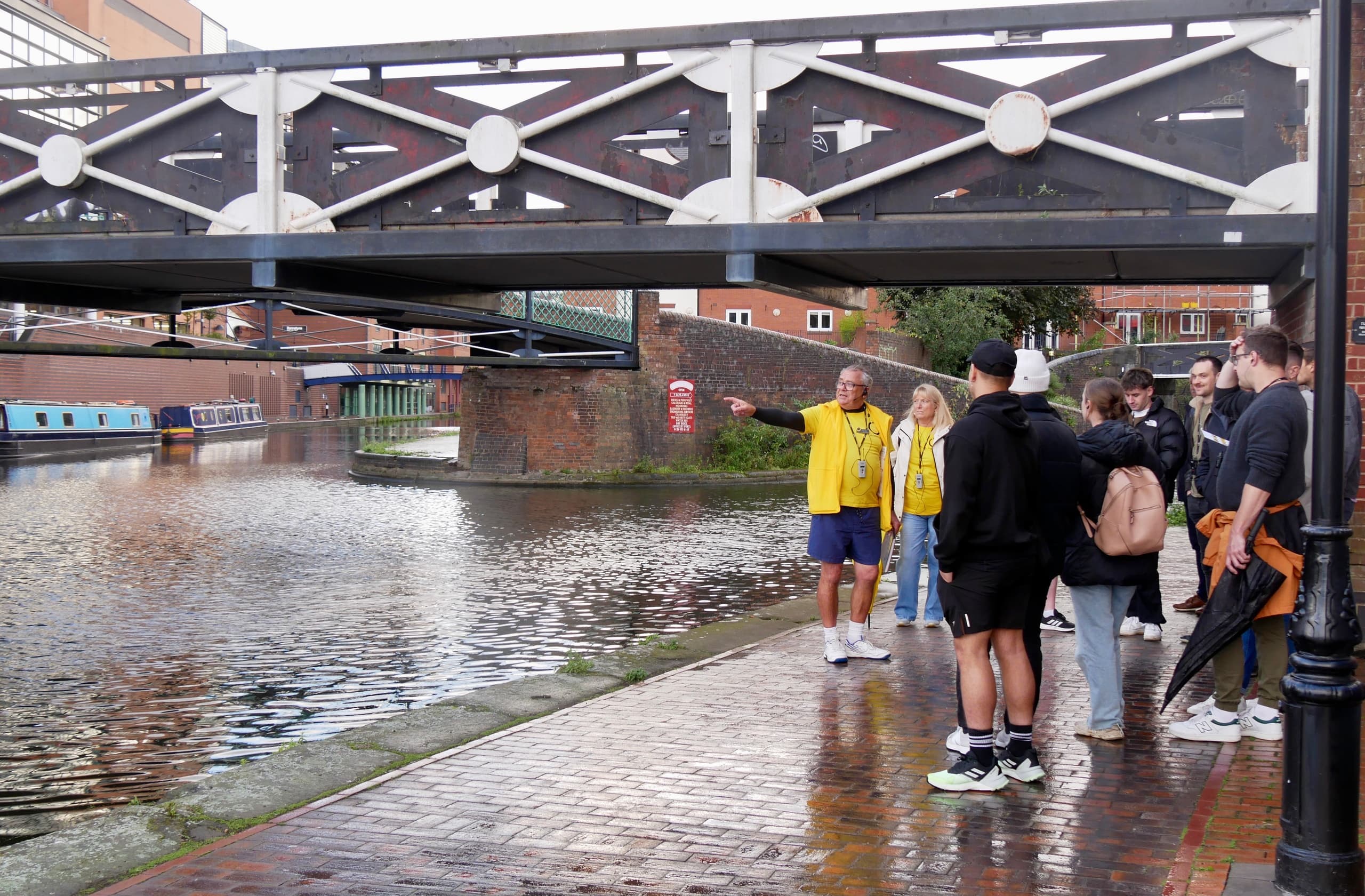 Walking tour | More Canals than Venice