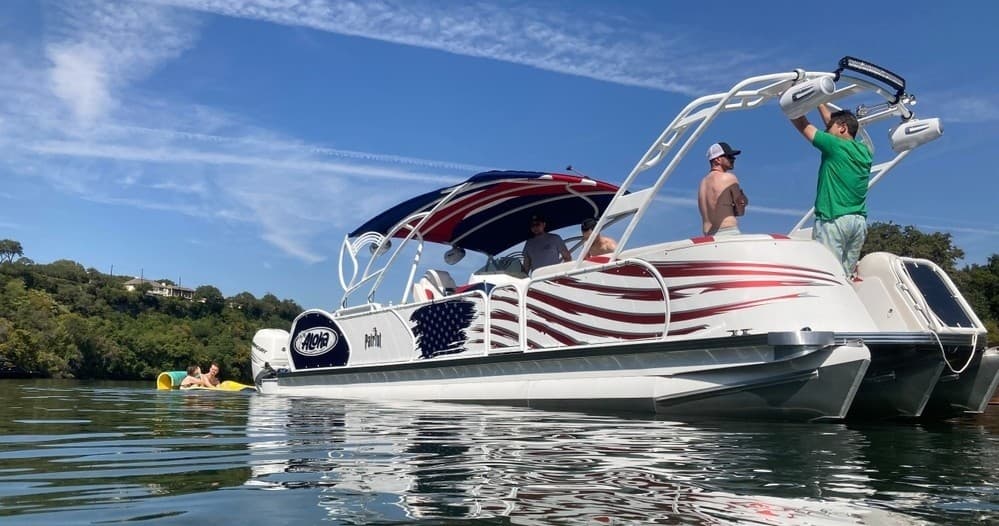 16 passenger Luxury Powertoon with Float On Captain on Lake Austin