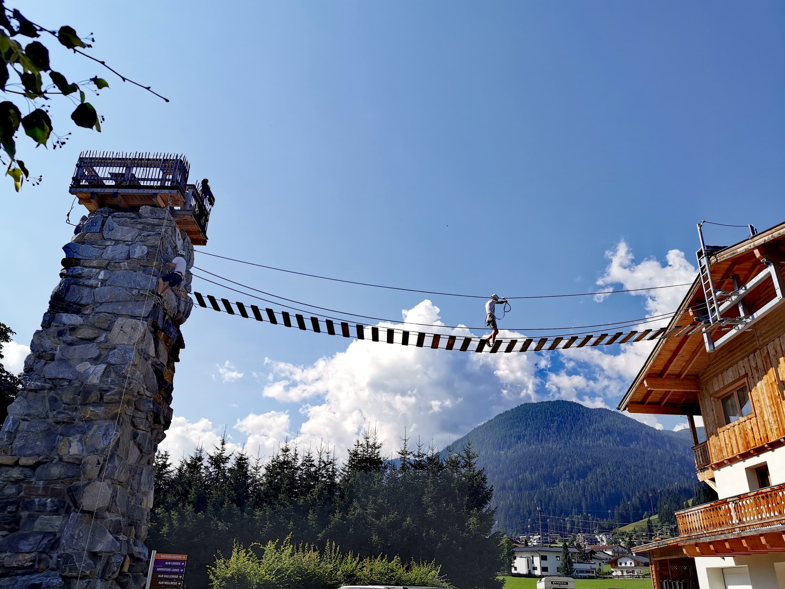 Klettersteig übers Hausdach