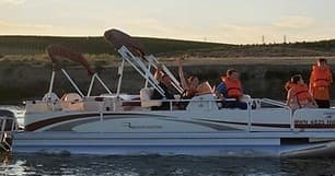 22ft Bennington Pontoon Boat