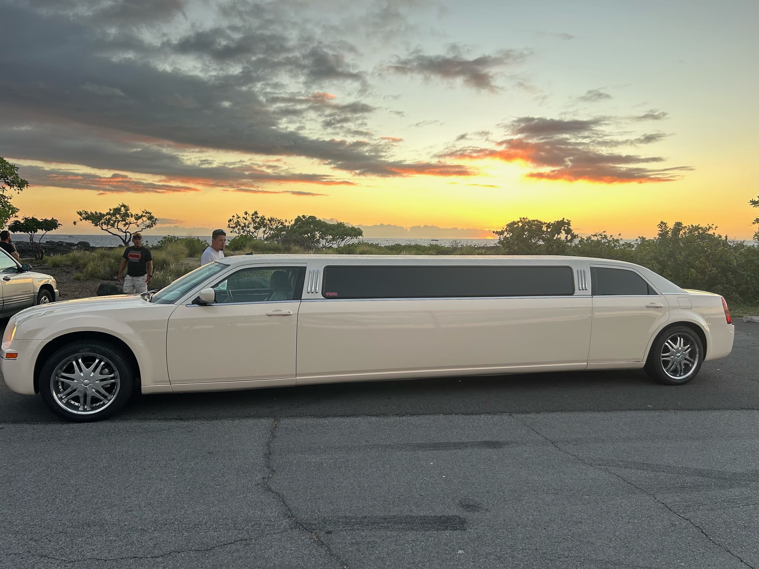 Bentley Cream - Limousine Tours
