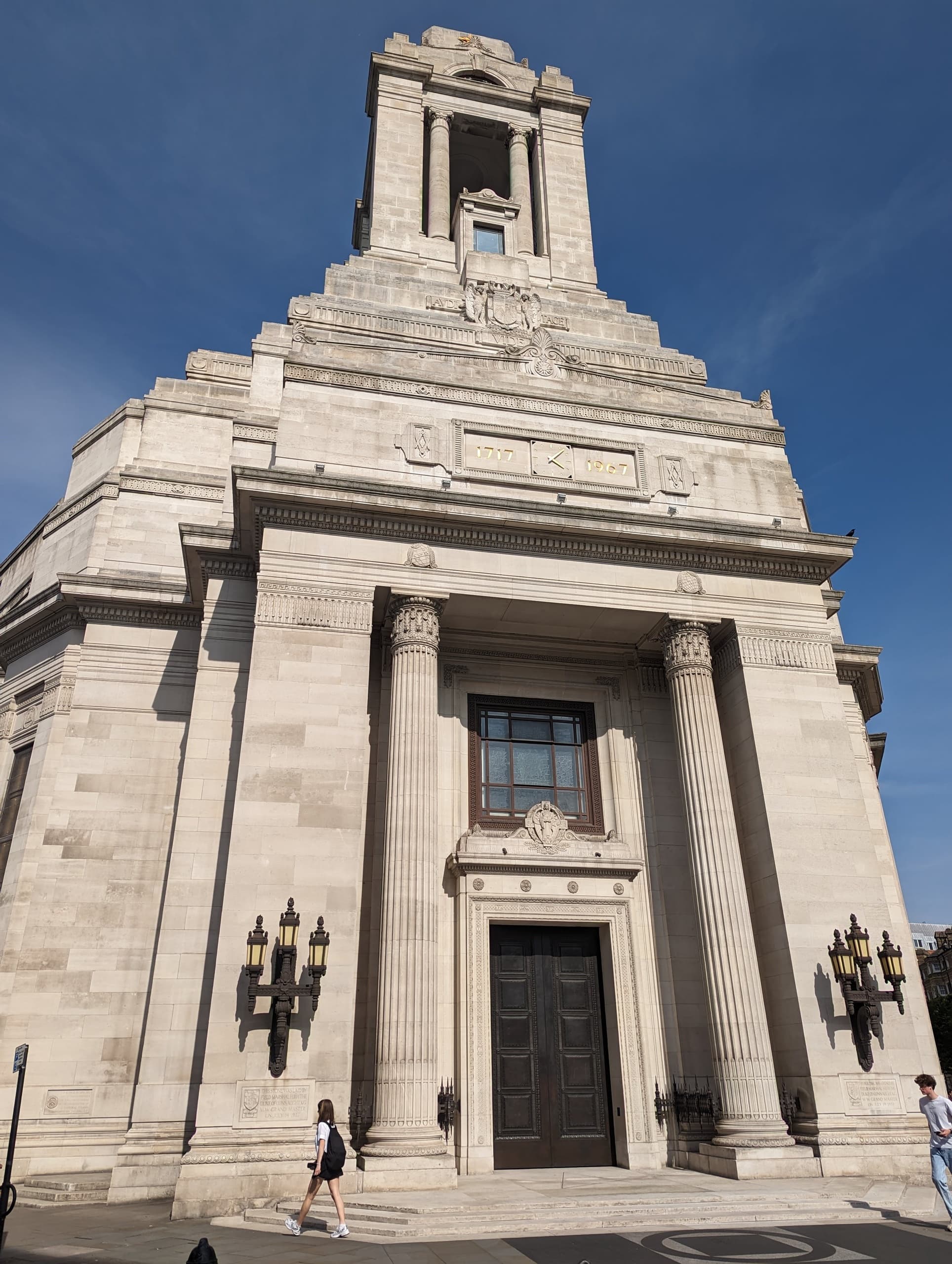 Turmoil, Templars & Oliver Twist: London's Squalor and Splendour