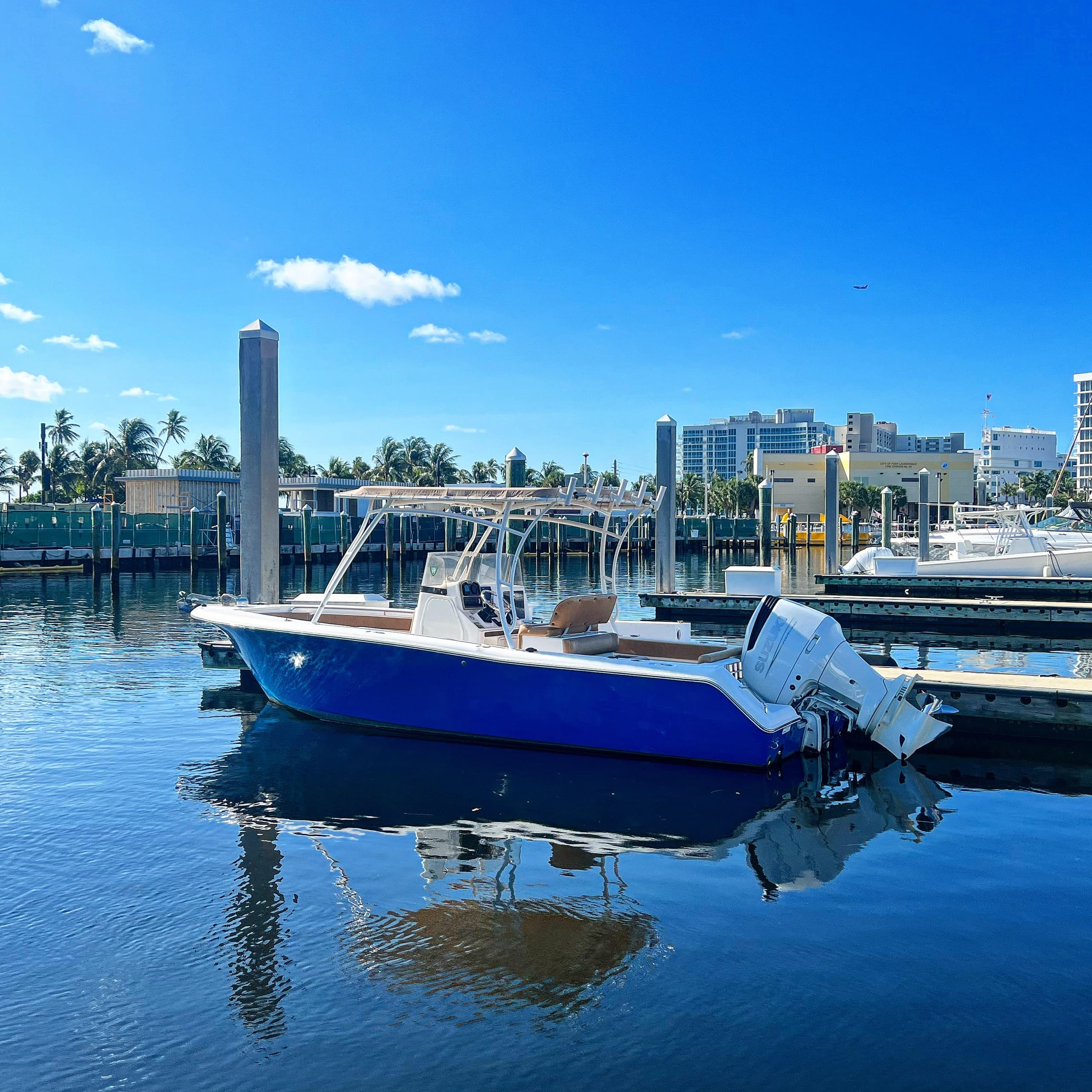 24' SeaHunt • Hybrid Console