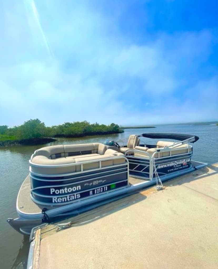 Sun Tracker Pontoon Boat Rental With or without Captain