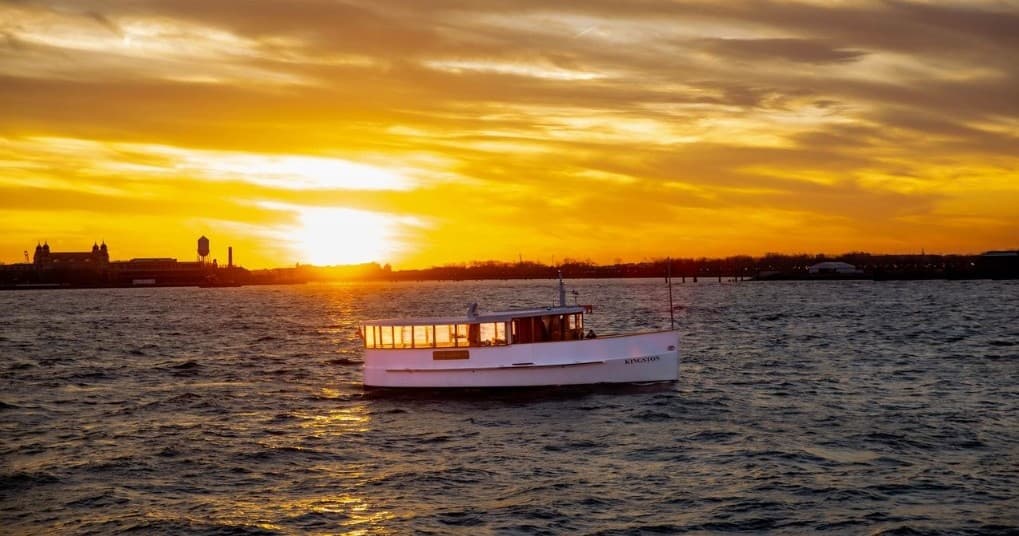 Sunset Cocktail Cruise aboard Yacht Kingston