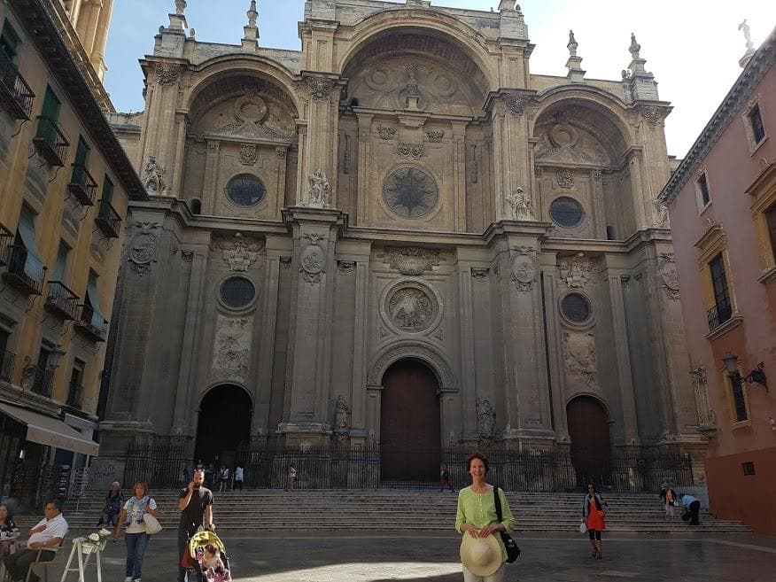 Visita Granada Monumental: Catedral y Capilla Real con Guía Oficial