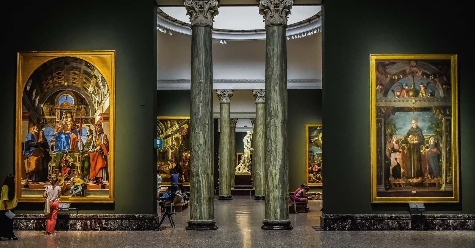 Art workshop and food experience tour in Milan - Private tour