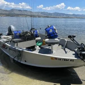 18ft Alumacraft Fishing Boat