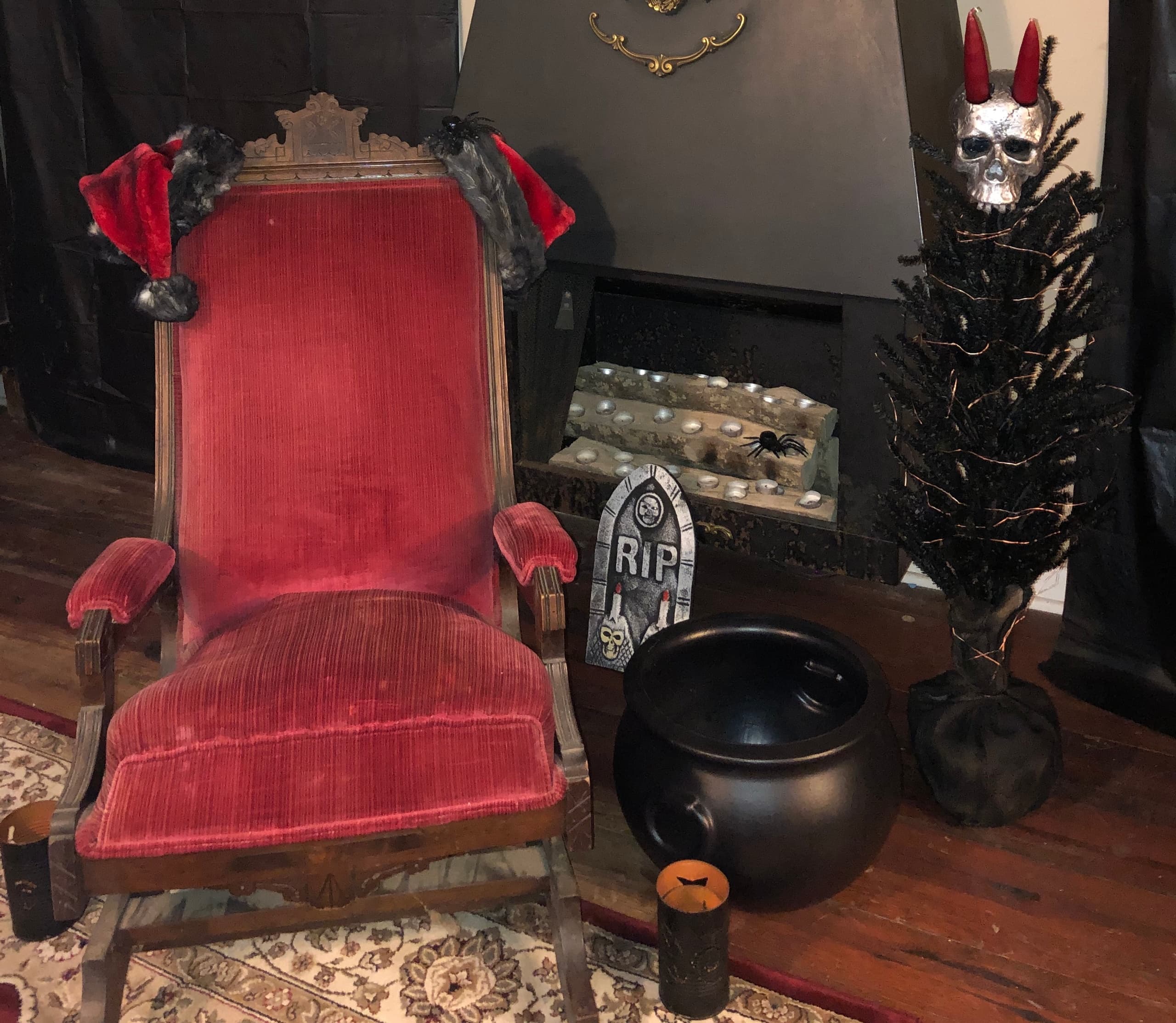 Santa and The Rougarou's Creepy Christmas Cruise and Haunted Trail