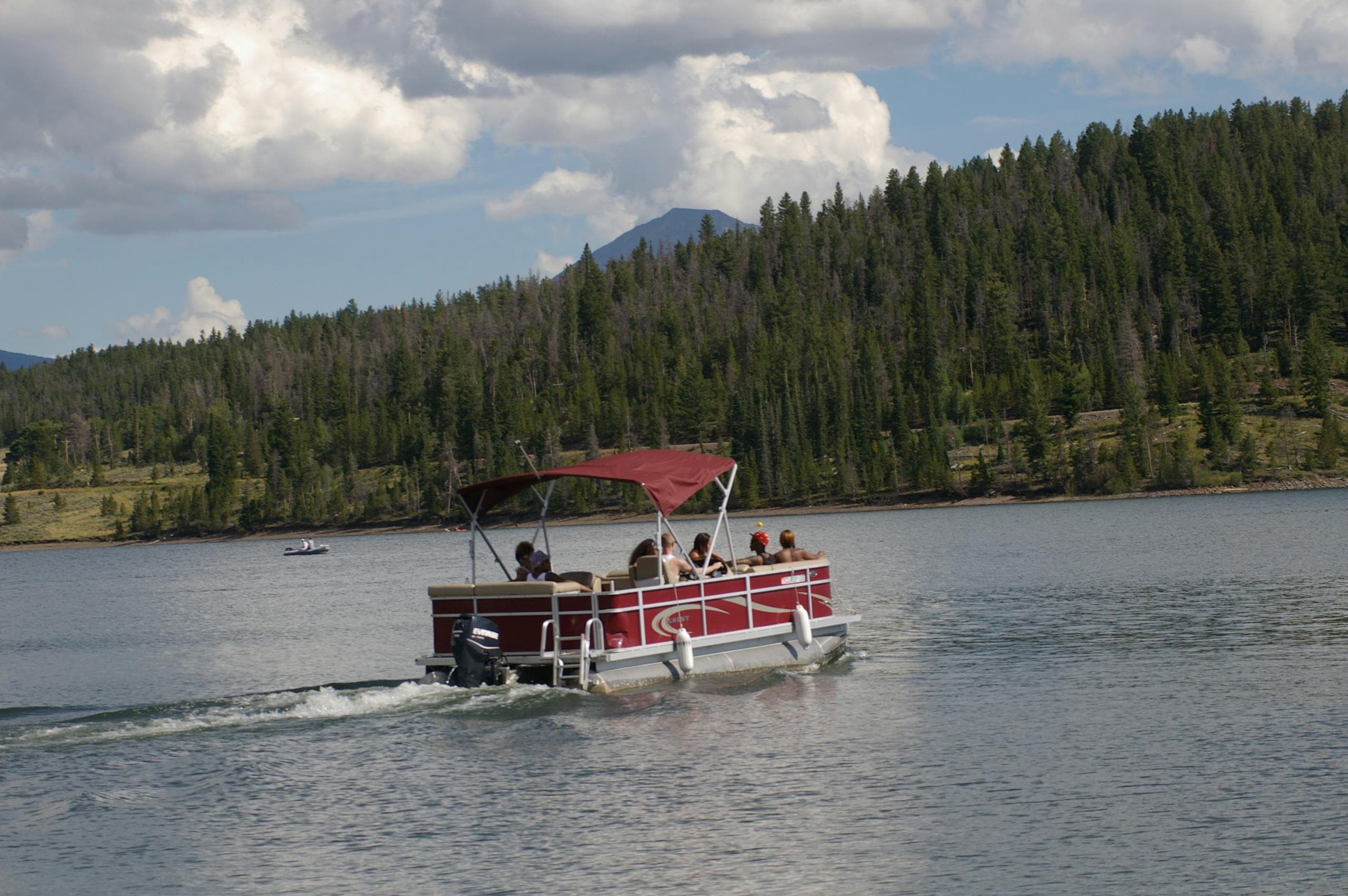 Pontoon 20’ Up to 8 People