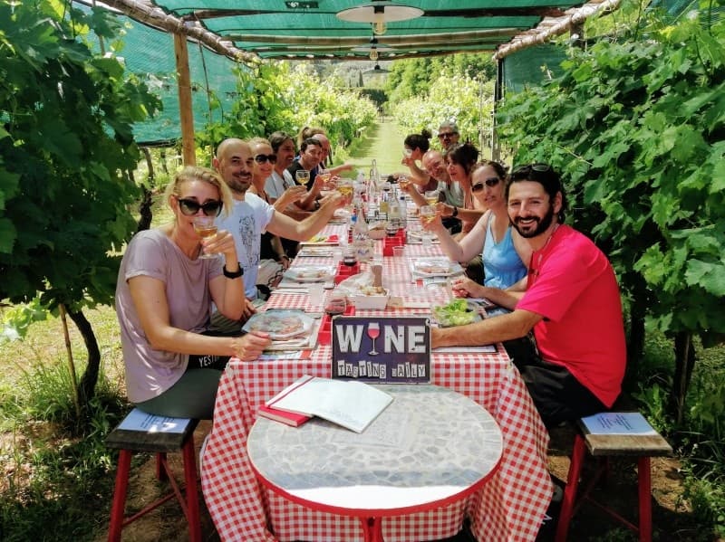 Lucca: E-Bike and Wine Tour - EASY