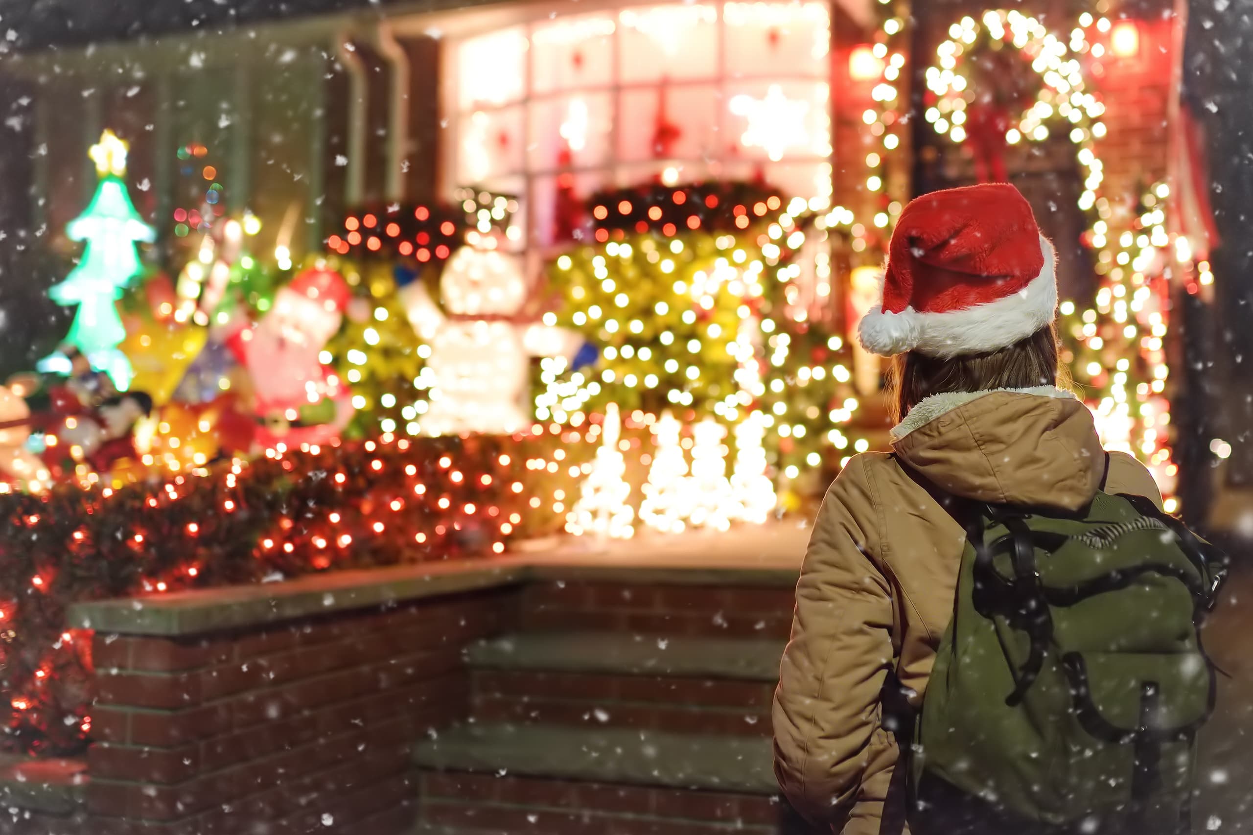 Dyker Heights, DUMBO & Free Hot Chocolate - Coach Bus (54 Passengers)