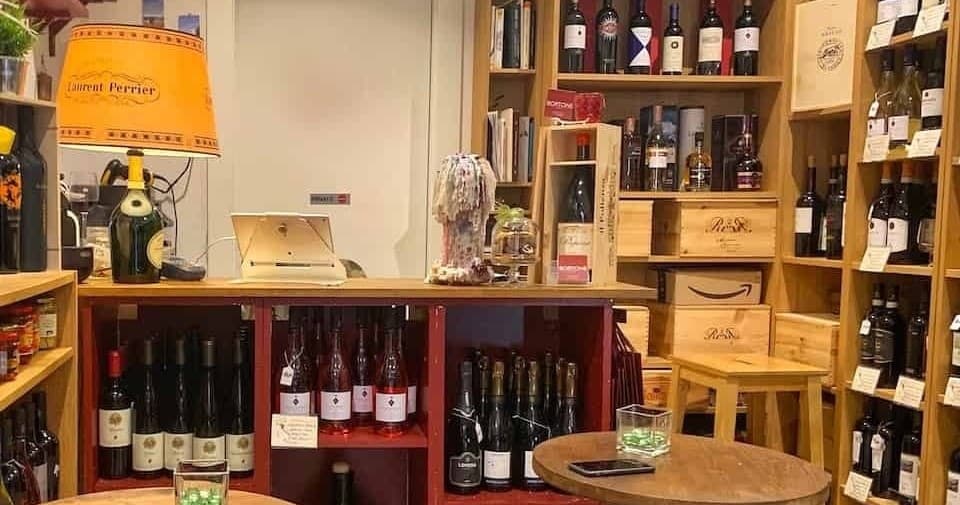 Wine Tasting with 6 different Italian fine wines, cured meats & cheeses