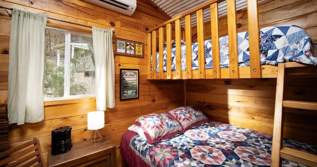 Mini Cabin 9