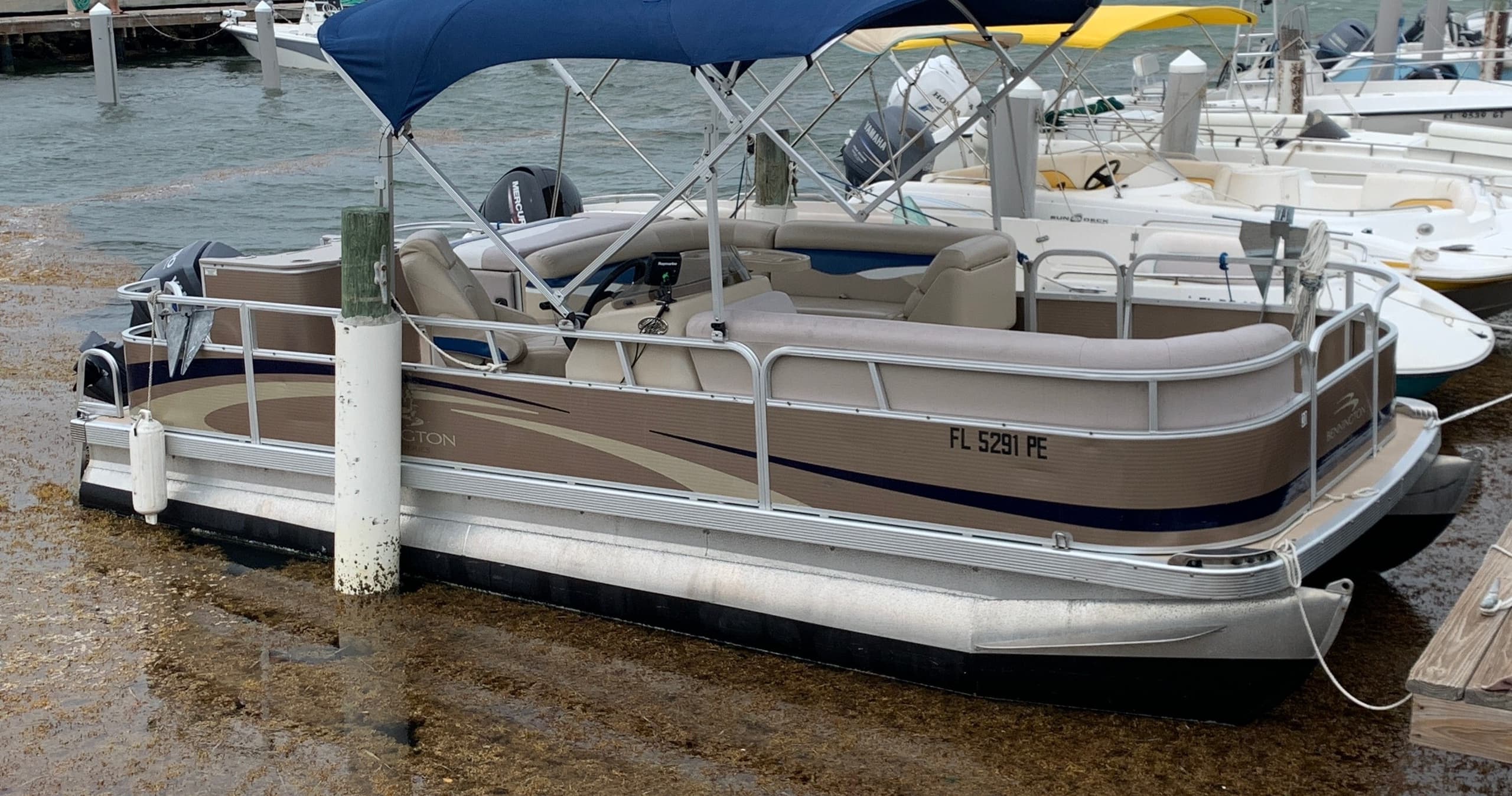 23’ Bennington Pontoon
