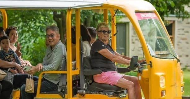 Orchard Tour, Highlands Taxi & Museum Family COMBO