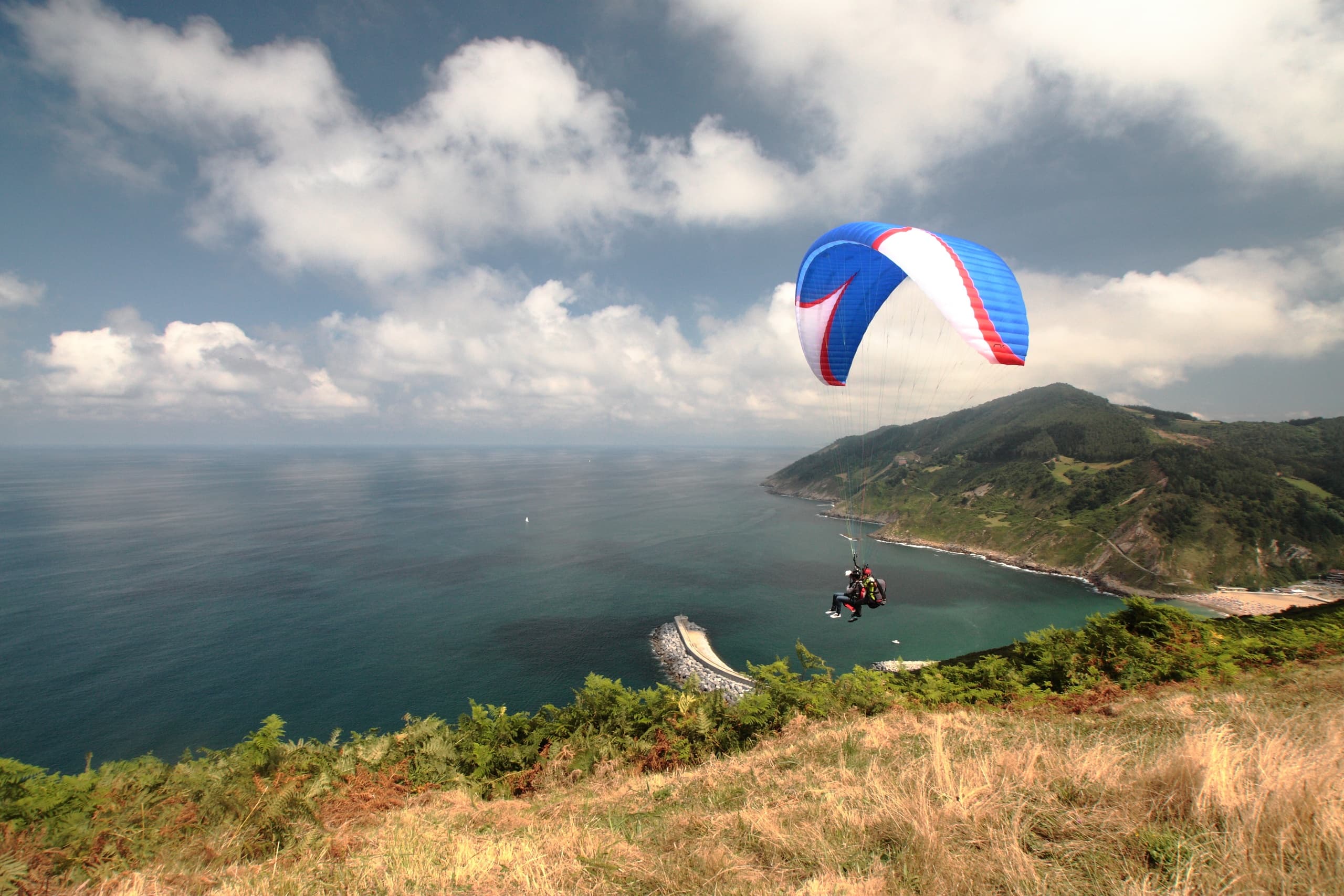 Parapente cerca de San Sebastián