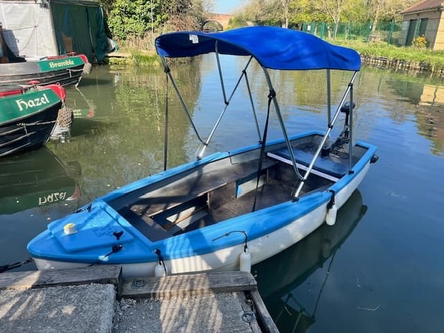 Electric Boats - 6 seats