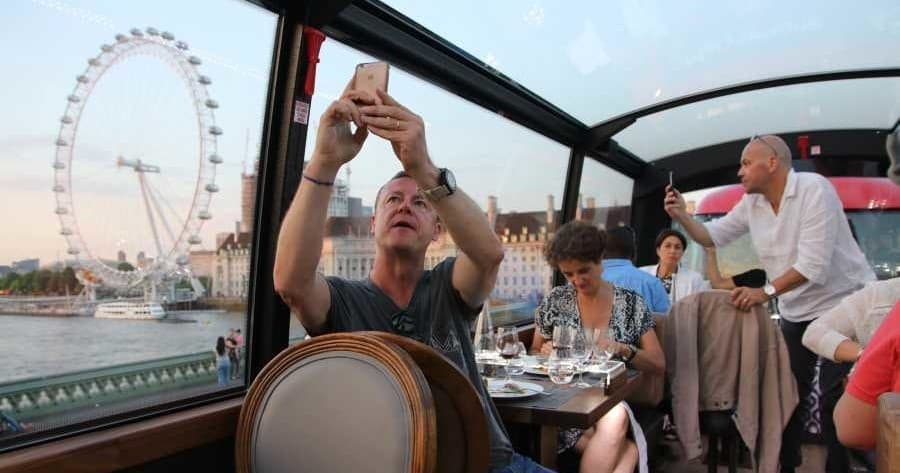Panoramic Fine Dining Dinner Experience Onboard Luxury Bus