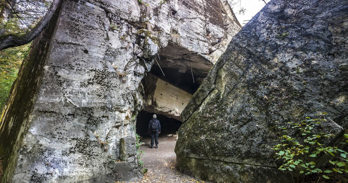Wolf’s Lair & Swieta Lipka/Mamerki Day Tour from Warsaw